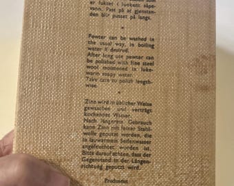 Zestaw do serwowania sałatek, zabytkowy norweski zestaw z cyny Konge Tinn, z historycznymi motywami.