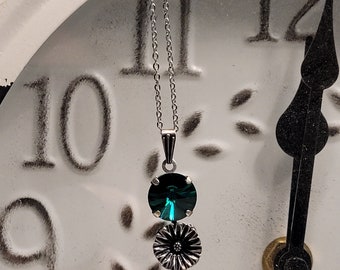 Emerald Green Crystal Necklace: Antique Silver Daisy, 18" Chain
