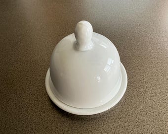 Porcelain domed butter dish