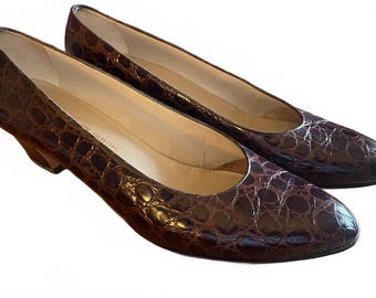 Vintage Salvatore Ferragamo Brown Croc-Embossed Leather Low Heel Pumps 80s 11.5