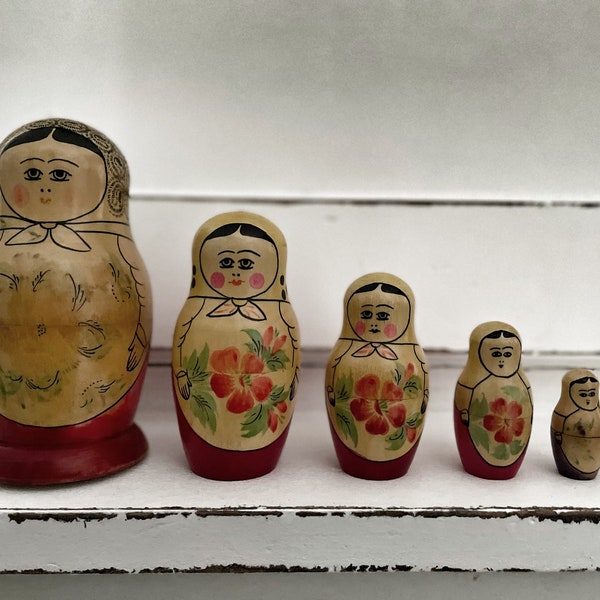 Matroschka Puppen , Holzfiguren