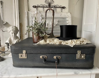 Koffer, alter Koffer