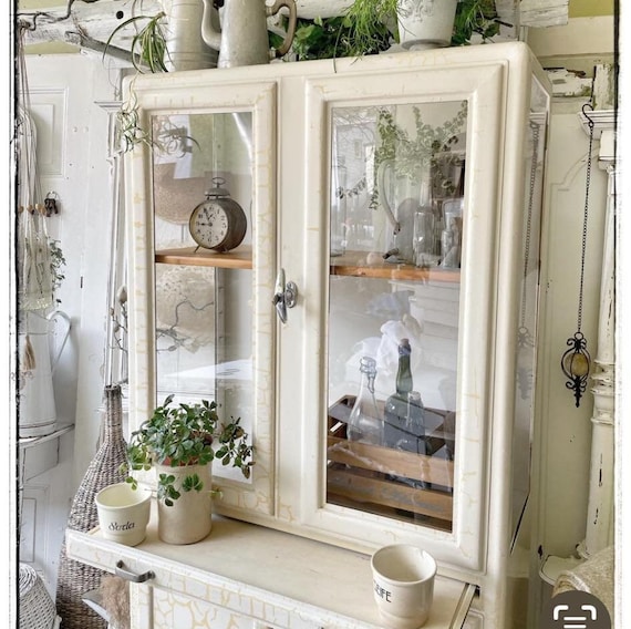 Rustikaler Medizinschrank Mit Scheunentüren – Wandmontiert, Mit Regalen & Handtuchstange, Bauernhausstil