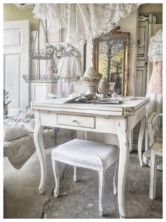 Shabby Chic Interior Design: 7 Best Tips for Decorating Your Chic