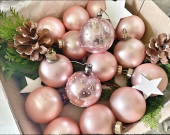 Adornos para árboles de Navidad, bolas.