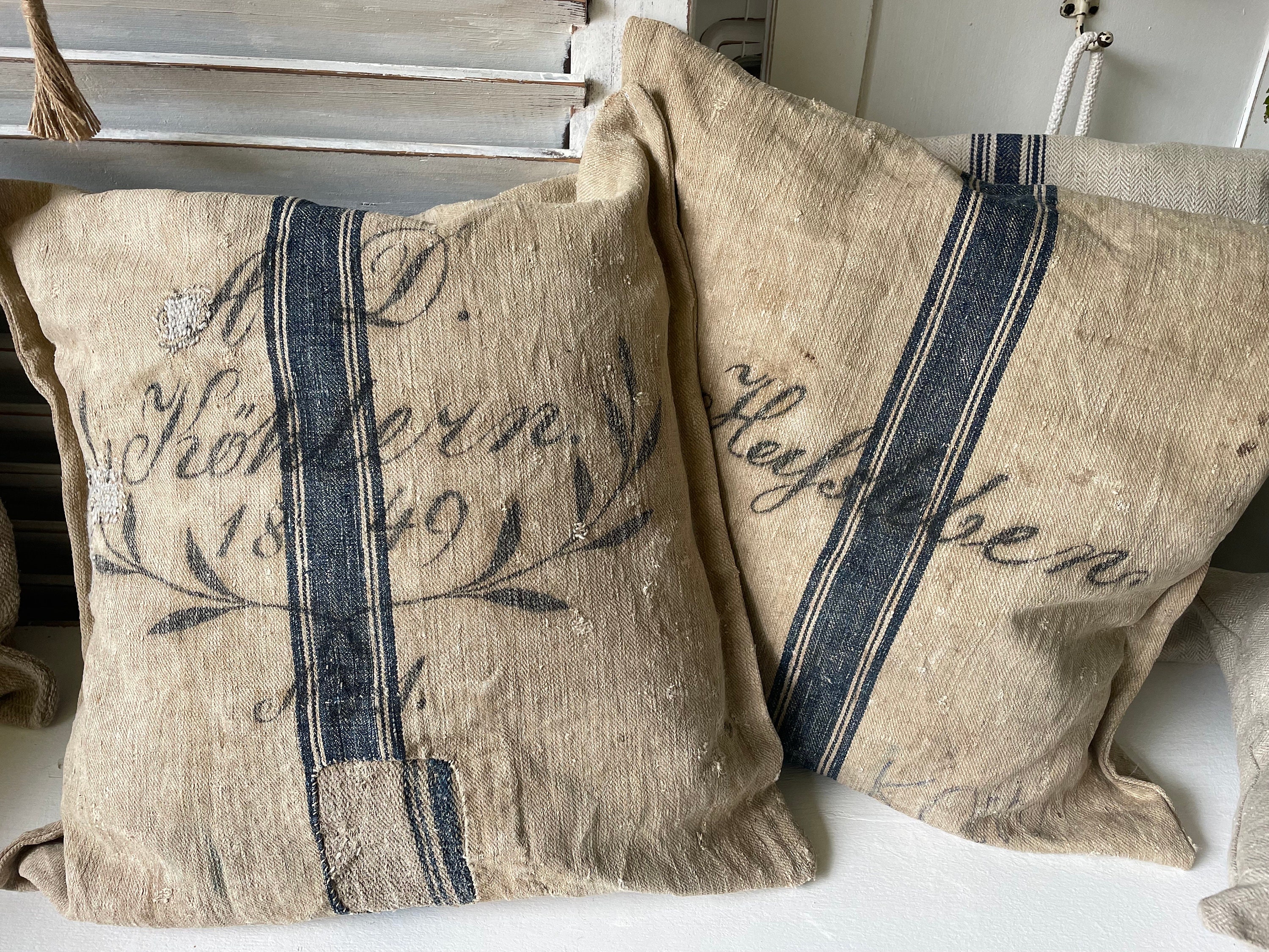 Pillow thurst burlap flour sack