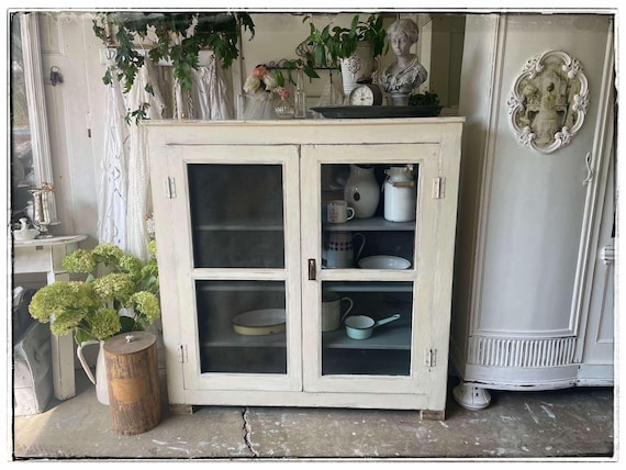 Vintage Cabinet Chest of Drawers Shabby Chic Country Style Chest 