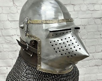 Stalen bascinethelm met varkensgezicht en maliënkolder | Middeleeuws ridderharnas voor LARP en historische re-enactment