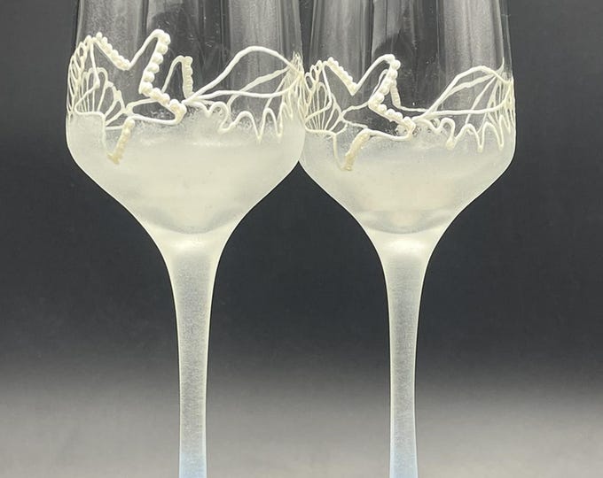 Beach Wedding Champagne Flutes: Hand Painted Shell Starfish Toasting Glasses (Set of 2)