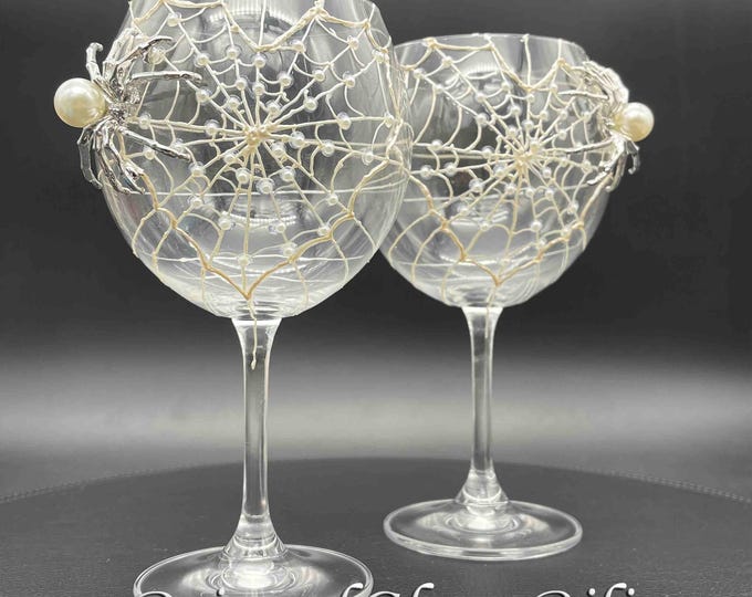 White spider heart Halloween wine glasses