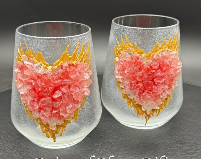 Red geode heart stemless wine glasses