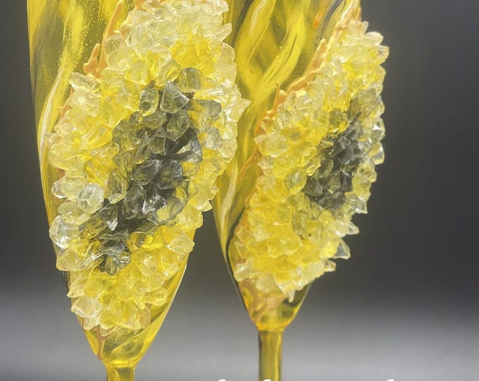 Yellow black marble geode champagne glasses
