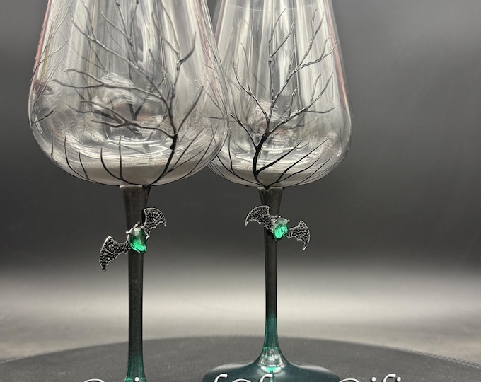 Green black bats Halloween wine glasses