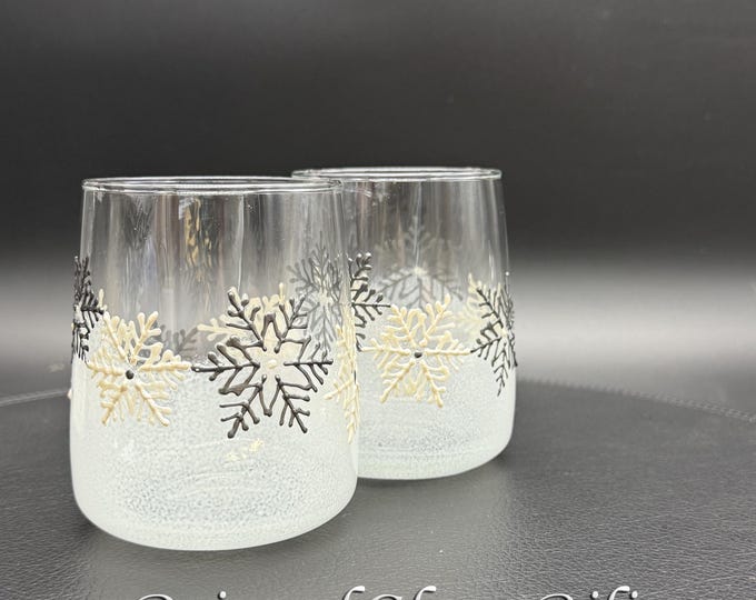 Hand Painted White silver Snowflake Wine Glasses: Winter Christmas Toasting Set