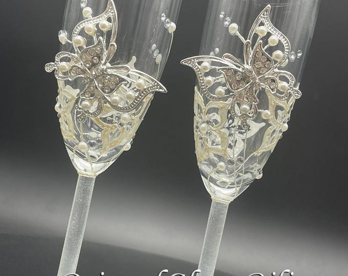 White pearl butterflies Champagne Flutes