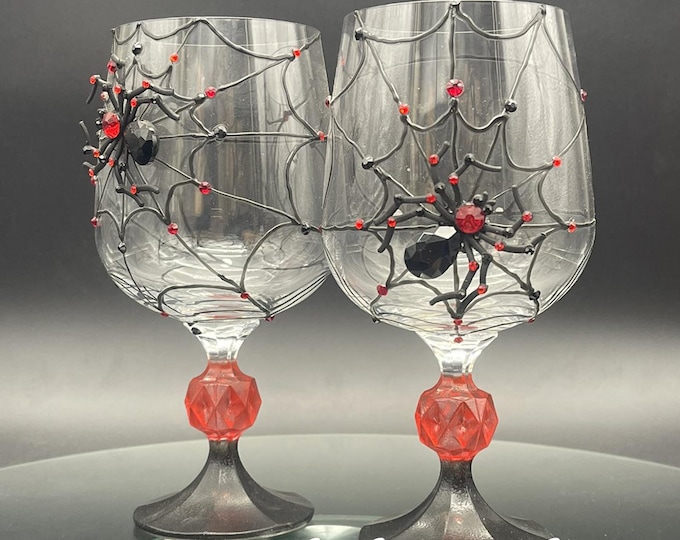 Red spider Halloween wine glasses
