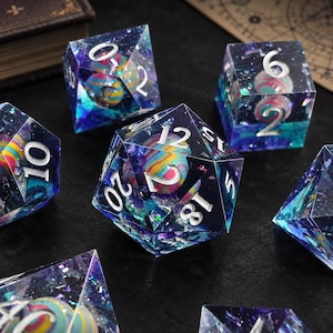 Liquid Core Planet Resin DND Dice Set, TTRPG Wizard Warlock Campaign, 7Pcs Sharp Edge Polyhedral RPG Dice, Gift for Dungeon Master & Gamers