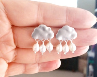 Cloud Earrings: Matte Gold with Freshwater Pearl Drops
