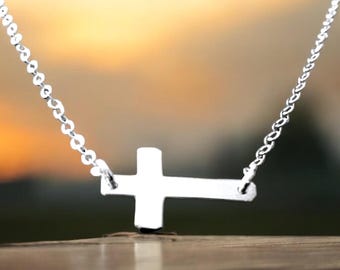 Zijdelingse kruisketting: sterlingzilveren hanger