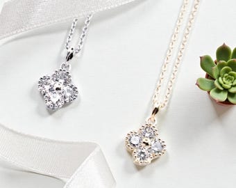 Collana Golay in oro rosa diamanti zaffiri e rubini Collana Golay in oro rosa diamanti zaffiri e rubini