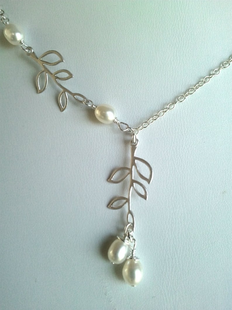 gift for her bridemade necklace wedding jewerly Leaves with Pearls Lariat Wedding Necklace,pearl charm Necklace statement necklace