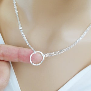 Karma-Halskette, offene Kreis-Halskette, Symbolische runde Halskette, Sterlingsilber-Doppelketten-Halskette, Geburtstagsgeschenk, Valentinstagsgeschenk