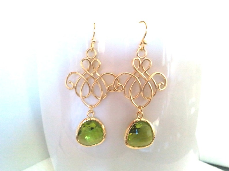 bridesmaid gifts August Earrings Wedding Earrings Green Gold Earrings Wedding jewelry Peridot earrings Chandelier earrings