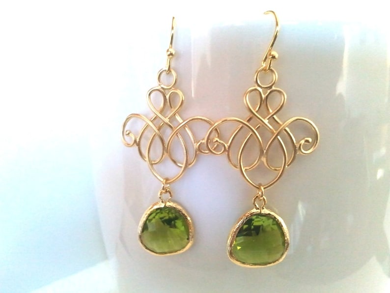 bridesmaid gifts August Earrings Wedding Earrings Green Gold Earrings Wedding jewelry Peridot earrings Chandelier earrings