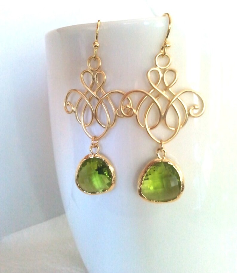 bridesmaid gifts August Earrings Wedding Earrings Green Gold Earrings Wedding jewelry Peridot earrings Chandelier earrings