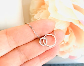 Valentine Infinity Love necklace, Double Circle Necklace, Linked Circles Necklace, Mom and Daughter Necklace, Valentine Gifts for her