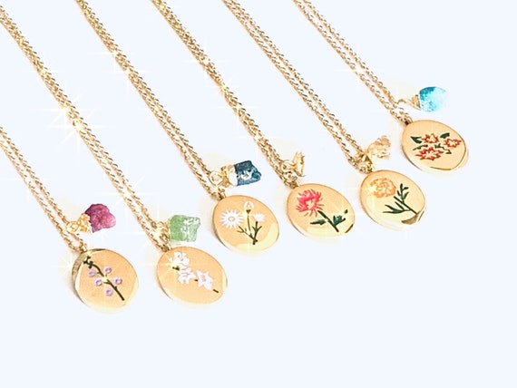 Flower 2024 engraved necklace