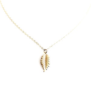 14k Gold Filled Leaf Pendant Necklace: Vintage Style