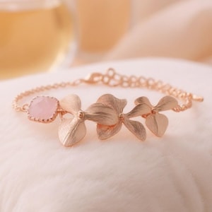 Bracciale Orchidea: Gioielli con pietra portafortuna in opale rosa, regali personalizzati, collana con iniziale