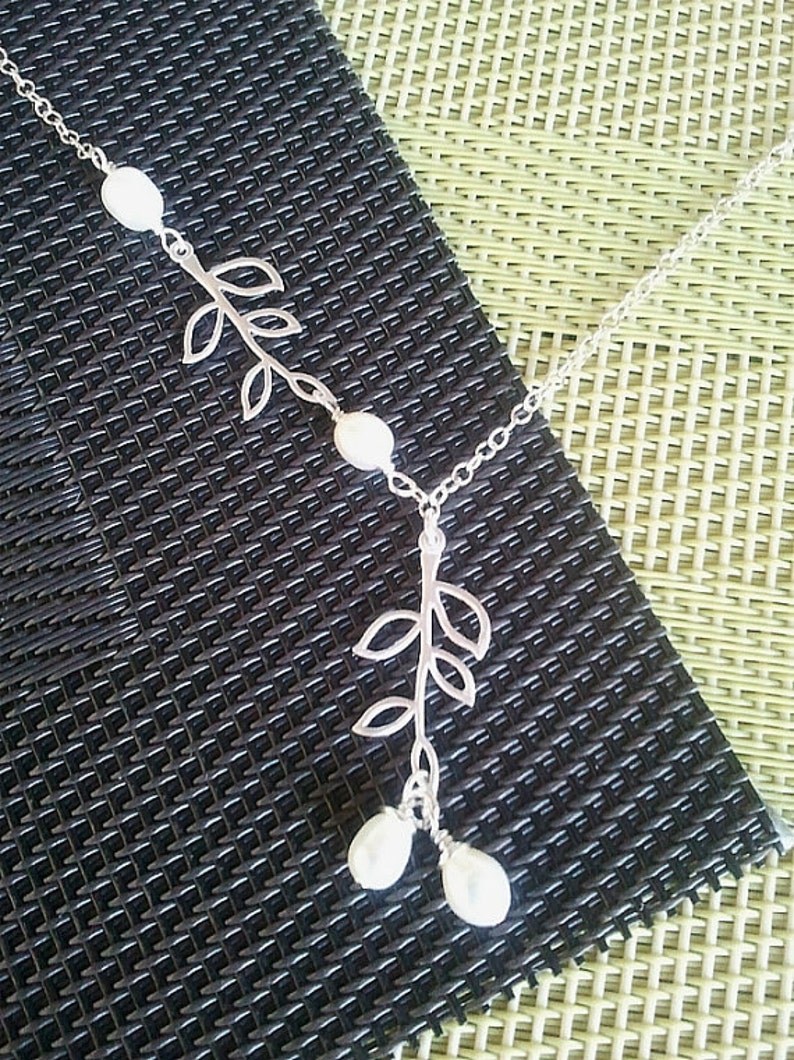 gift for her bridemade necklace wedding jewerly Leaves with Pearls Lariat Wedding Necklace,pearl charm Necklace statement necklace