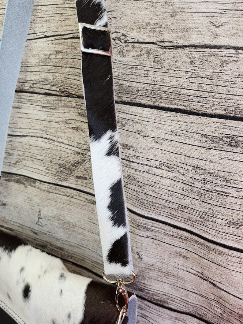 KUHIE®, Schultertasche aus Leder und Kuhfell in schwarz-weiß Bild 6