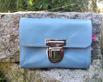 Leather purse "M" in light blue and pink leather