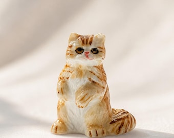 小さなセラミック製のオレンジ色のトラ猫の置物、机や棚の装飾用のミニ磁器の子猫の像、猫好きへのギフト、小さな光沢のある装飾品、4 cm の装飾。