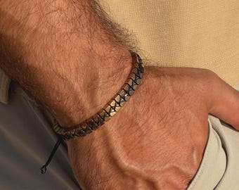 Pulsera de bronce y piedra natural hecha a mano