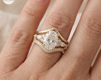 Oval Lab gewachsene Diamant Ring Set, 3-teiliger Gelbgold Braut Stapel, Cluster Marquise Diamant Ehering, Geschwungener Gehämmerter V Passender Ring