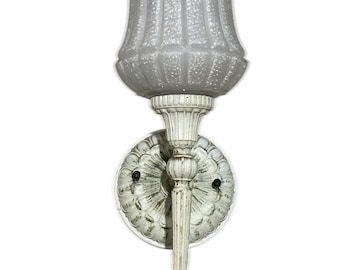 Aplique de pared estilo campestre francés con pantalla de vidrio estriado en forma de campana de Vintage Progress Lighting