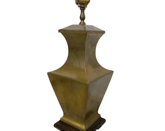 Lámpara de mesa vintage de latón estilo chino de mediados de siglo