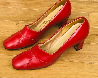Vintage D'Cardo Exqusites Womens Shoes Size 7 Leather Red Pump Heels Paris A2507