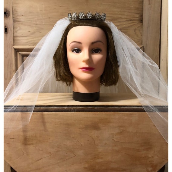 Vintage Womens Wedding Bridal Veil 2 Tiers Lace W… - image 1