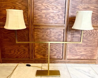 Lámpara de mesa vintage George Hansen de latón con dos brazos, estilo moderno de mediados de siglo