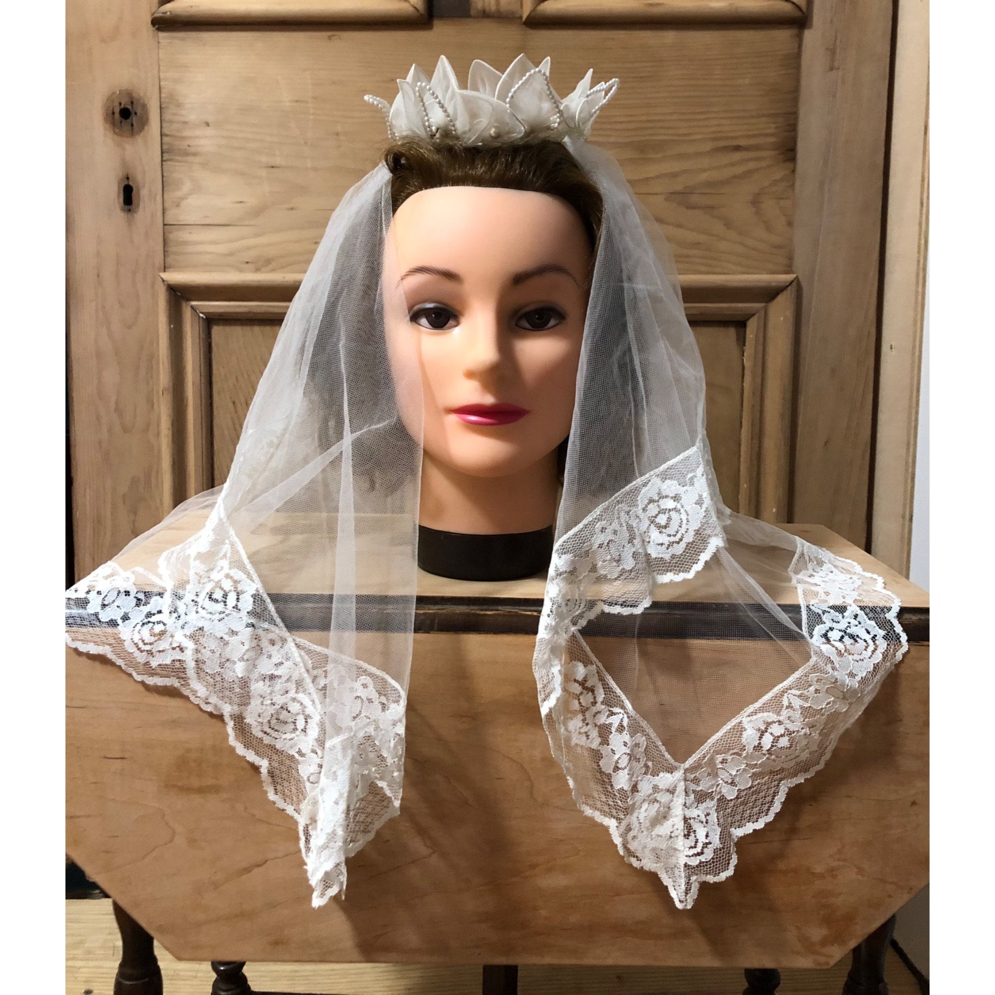 Womens Wedding Bridal Veil 2 Tiers Lace White Vintage - Etsy display picture 2