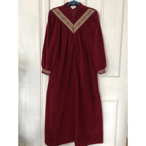 Vintage Vanity Fair Robe Tam M Burgundy Soft Zip Collar Homemade Upholstery Detail