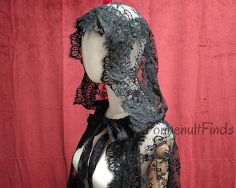 Zwarte kanten cape met capuchon, gotische bruidssluier, Victoriaans vampierkostuum, heksenachtig Halloweenaccessoire, lange bruidsmantel, cape voor een festivalfeest