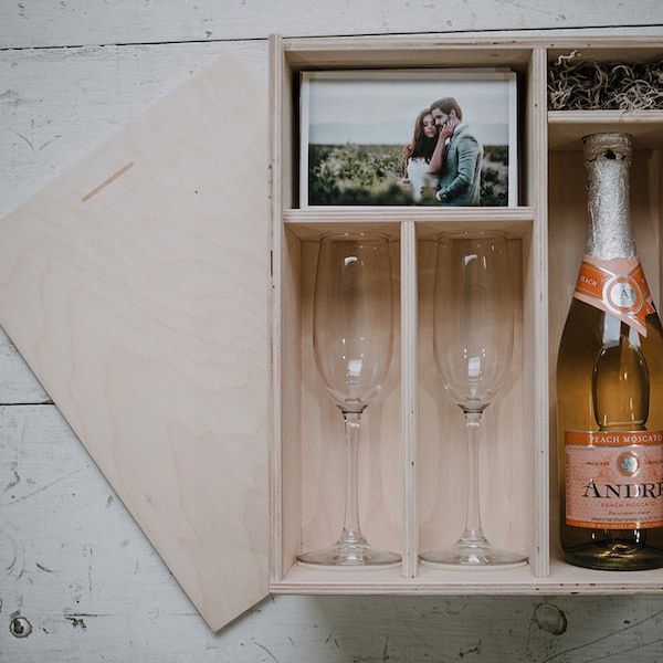 Champagne and print box with enough space for 4x6 prints and usb drive (2 champagne glasses included in the box)