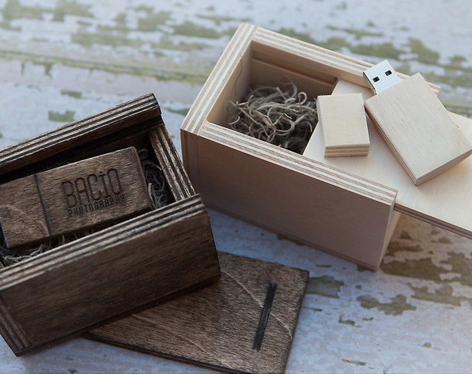 Wood box for USB - (box only) - (spanish moss included)