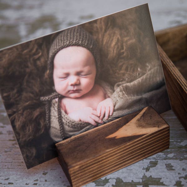 Mini Holz Druckständer - passt in den USB-Bereich einer 5 x 5 oder 5 x 7 Foto-Box